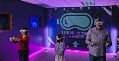 Cooperative virtual reality team game